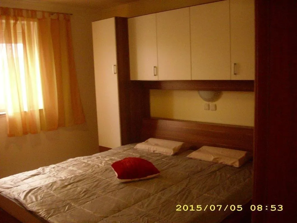 Apartment 696-9 For 4+2 Pers. In Lopar 0*,  Croatia